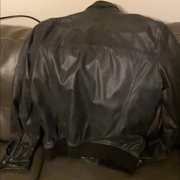 Leather jacket - Picture 2 of 4